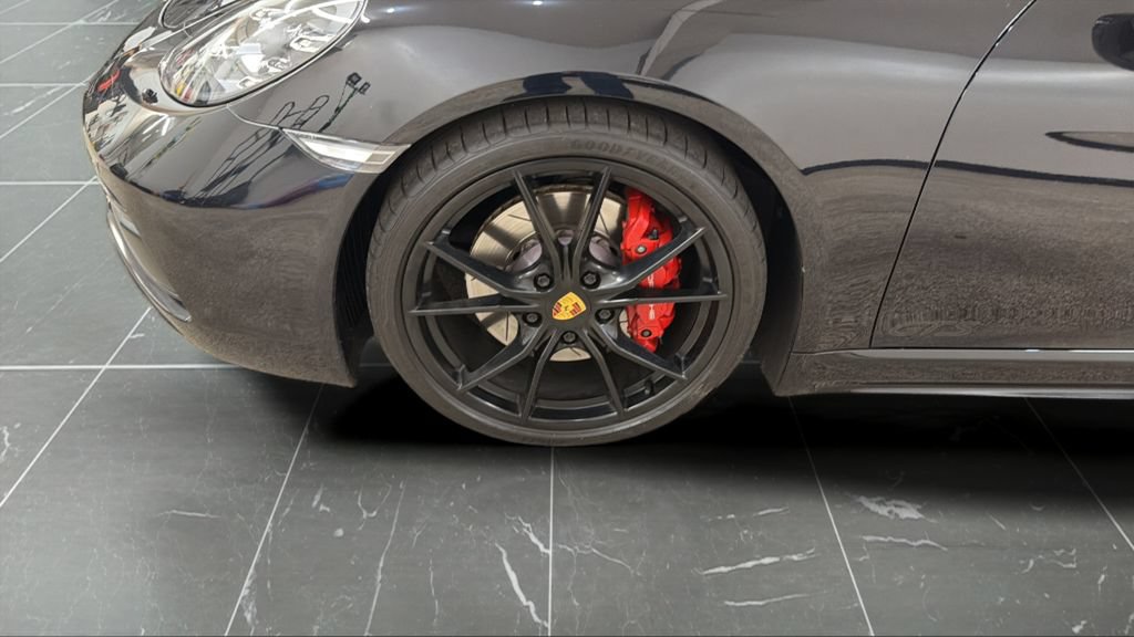 Used 2018 Porsche 718 Cayman GTS RWD image 24