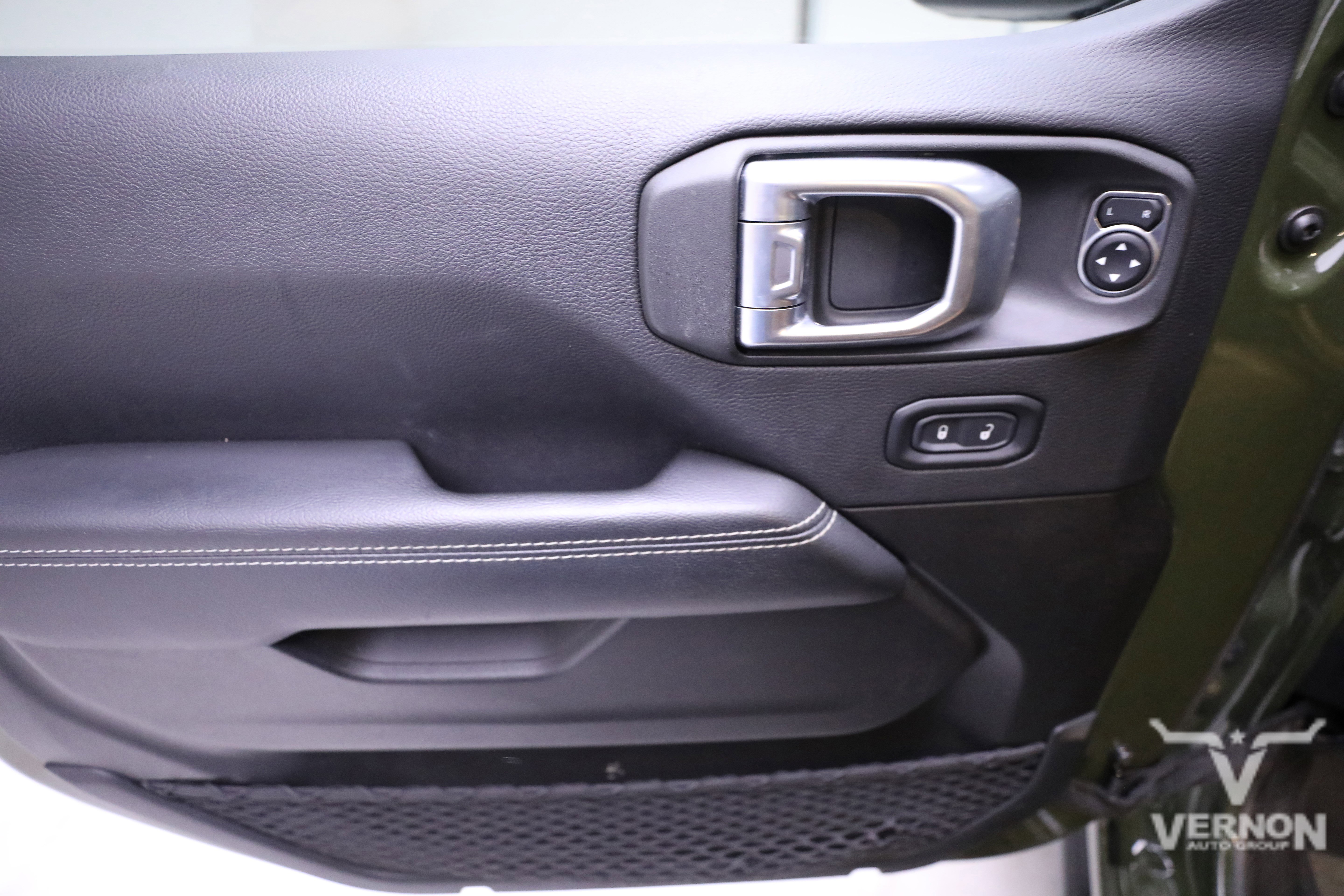 Used 2022 Jeep Wrangler Unlimited Rubicon w/ Xtreme Recon 35" Tire Package image 18