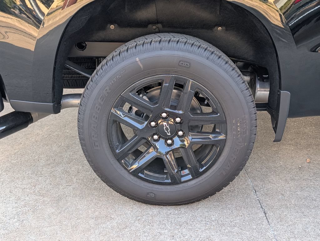 New 2026 Chevrolet Silverado 1500 Custom w/ LPO, Dark Essentials Package RWD image 3