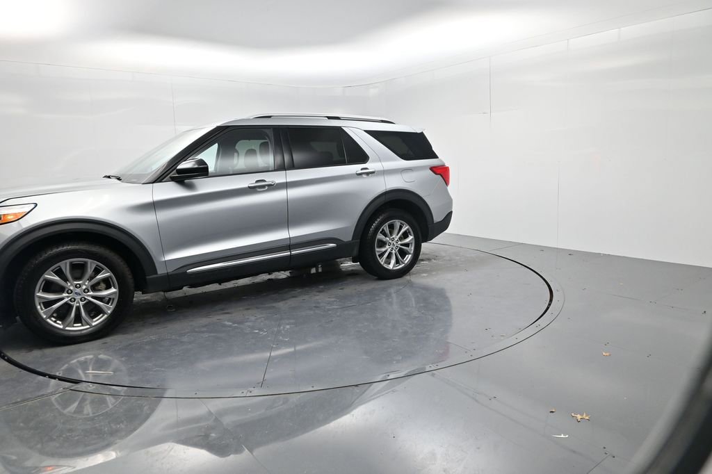 Used 2023 Ford Explorer Limited image 4