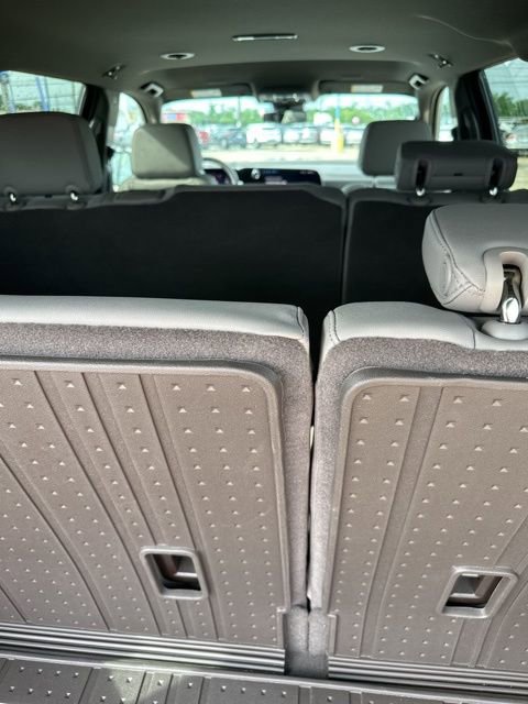 Used 2026 Chevrolet Tahoe LT w/ Comfort Package RWD image 28