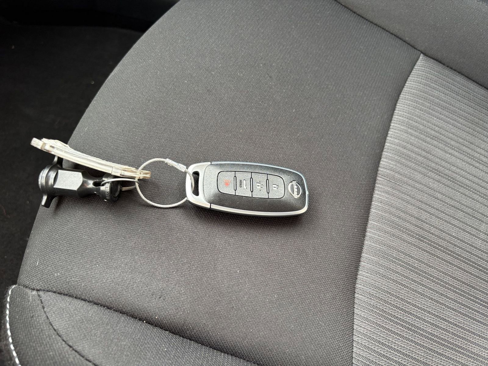 Used 2025 Nissan Sentra SV FWD image 21