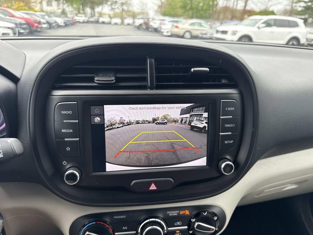 Used 2025 Kia Soul LX w/ LX Technology Package FWD image 21