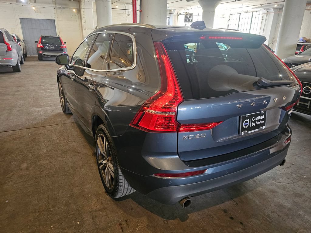 Used 2021 Volvo XC60 T5 Momentum w/ Premium Package AWD/4WD image 2