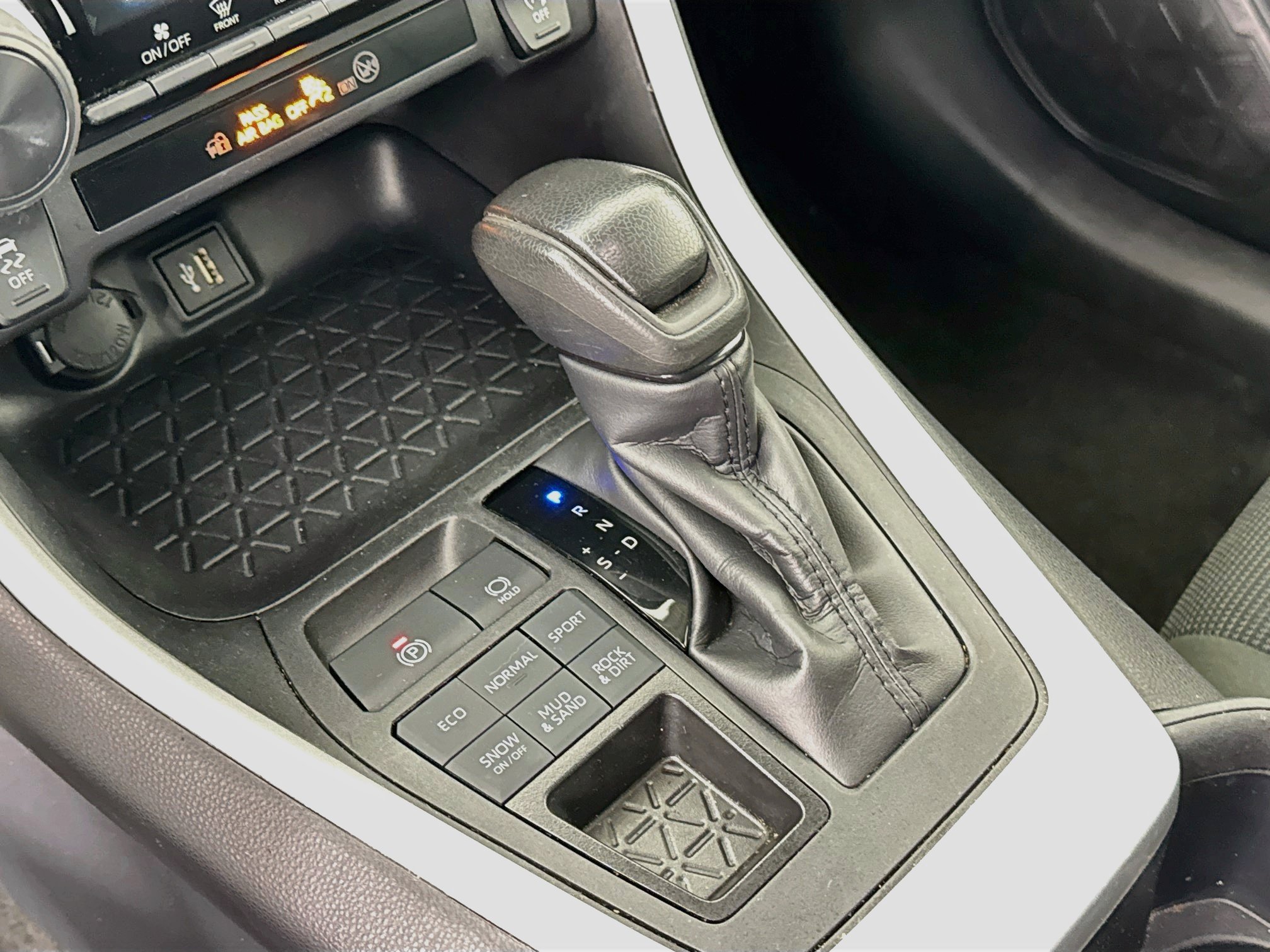 Certified 2025 Toyota RAV4 LE AWD/4WD image 16