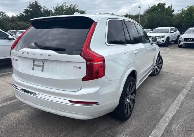 Used 2025 Volvo XC90 T8 Core w/ Climate Package AWD/4WD image 4