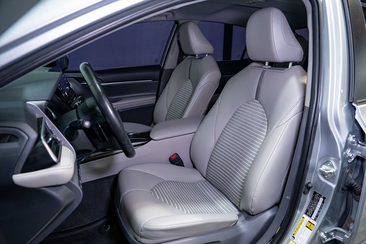 Used 2021 Toyota Camry SE w/ Convenience Package FWD image 9