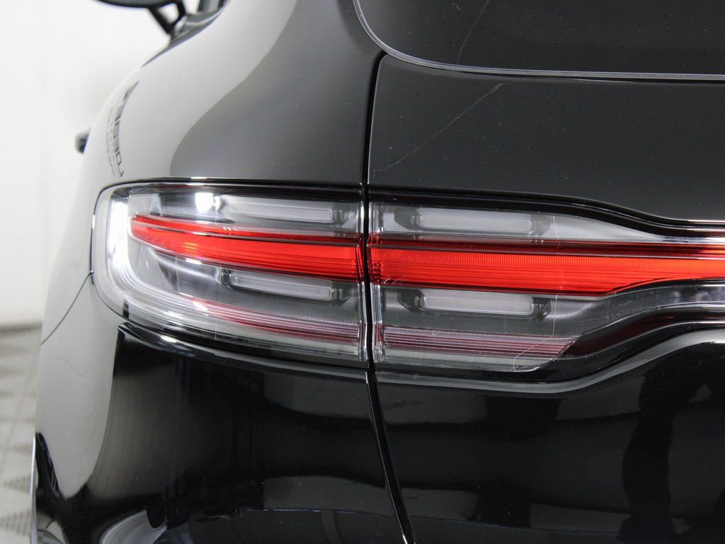 Certified 2026 Porsche Macan image 12