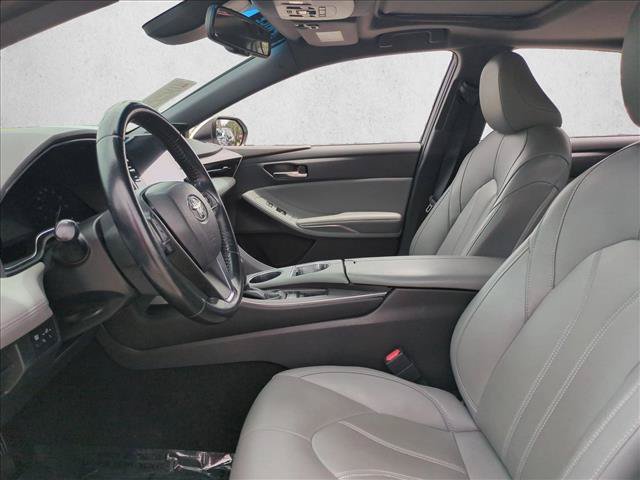 Used 2019 Toyota Avalon XLE w/ Moonroof Package FWD image 16
