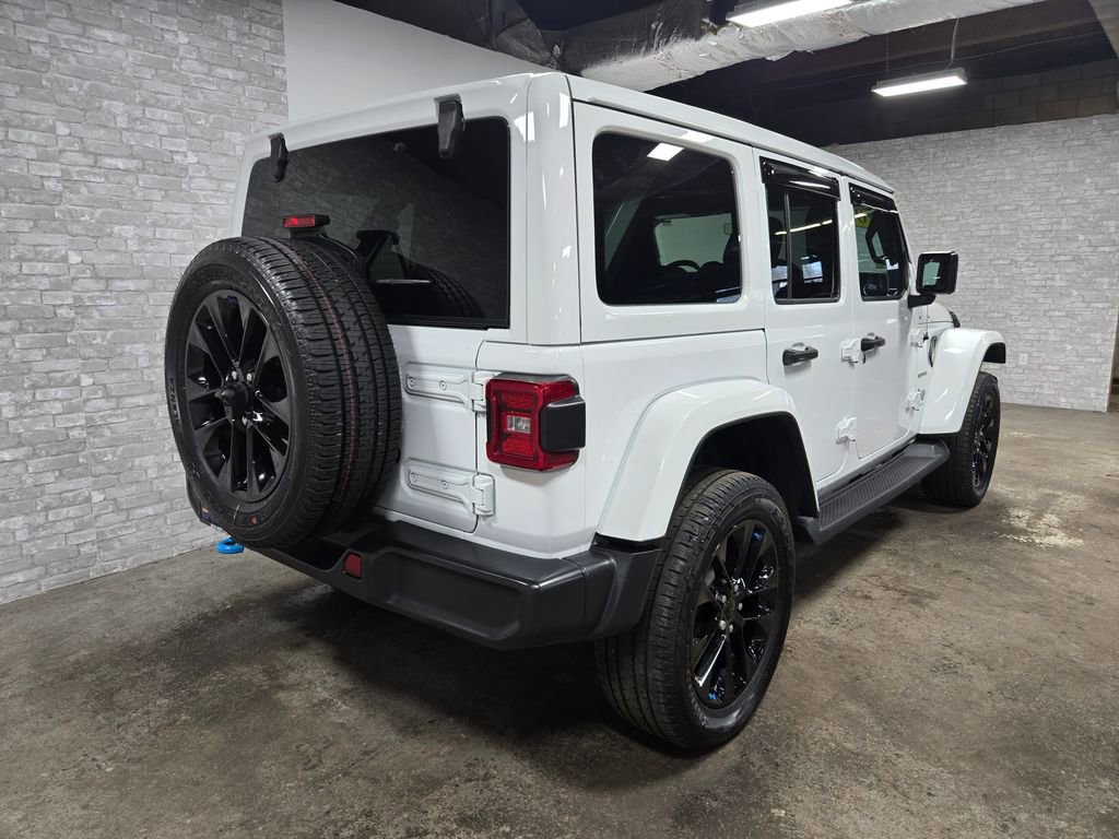 Used 2023 Jeep Wrangler Unlimited Sahara w/ Cold Weather Group AWD/4WD image 44