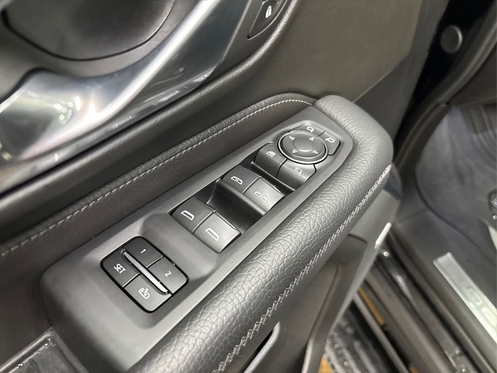 Used 2024 GMC Yukon XL Denali image 40