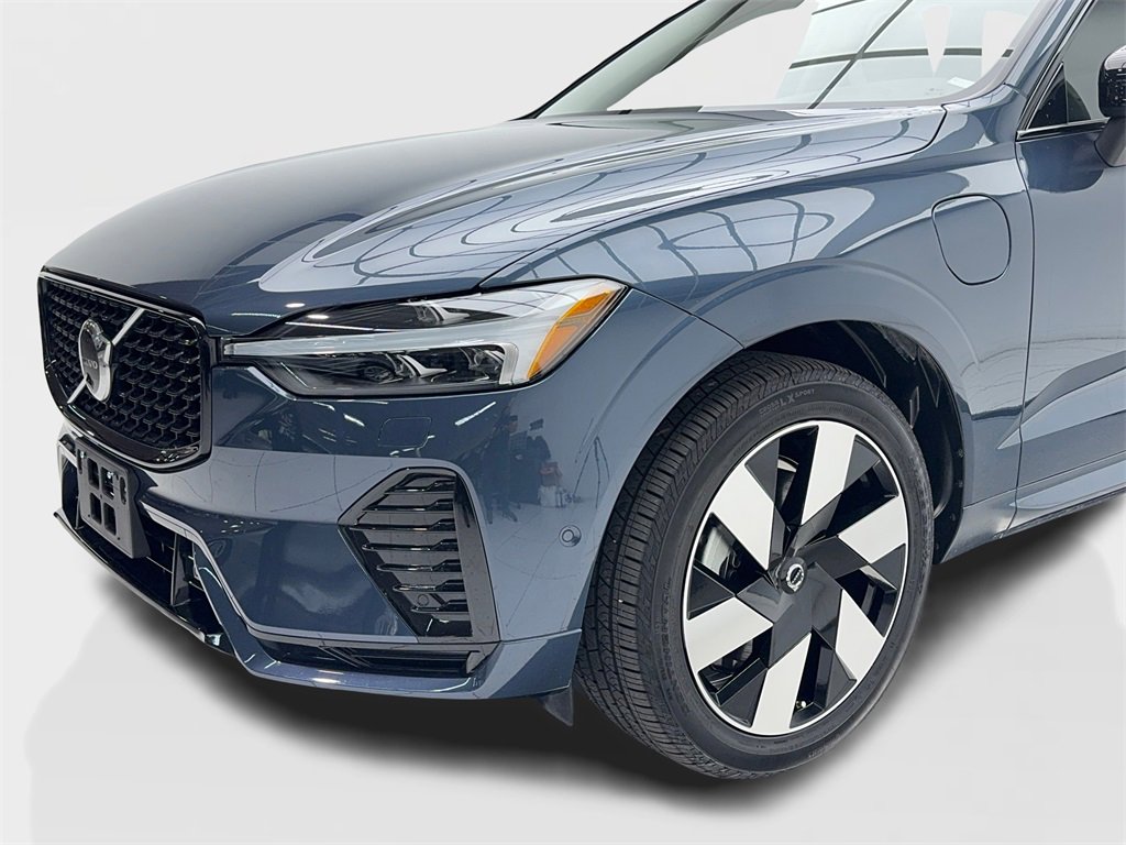 Used 2025 Volvo XC60 T8 Plus w/ Protection Package Premier image 6