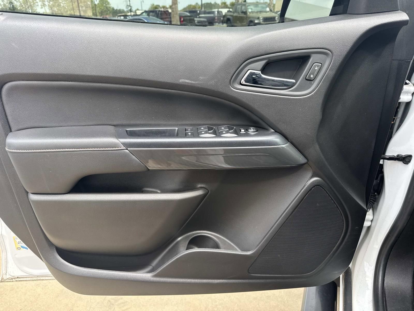 Used 2021 GMC Canyon AT4 w/ Driver Alert Package image 18