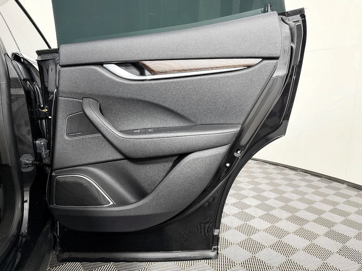 Used 2018 Maserati Levante AWD/4WD image 47