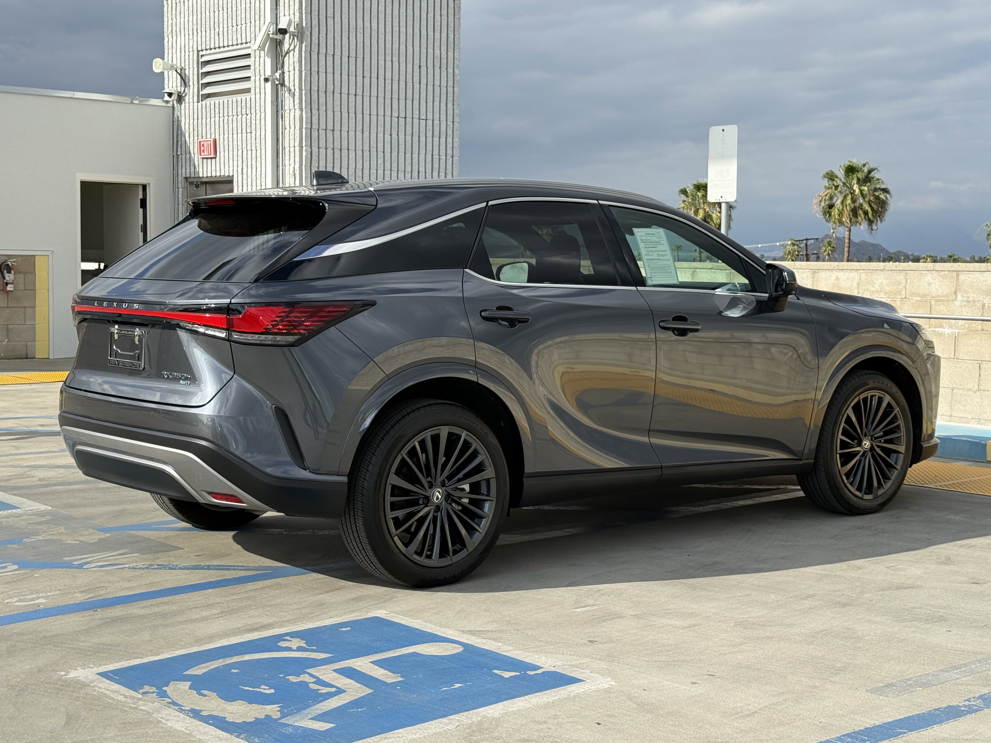 Certified 2025 Lexus RX 350h w/ Convenience Package image 11