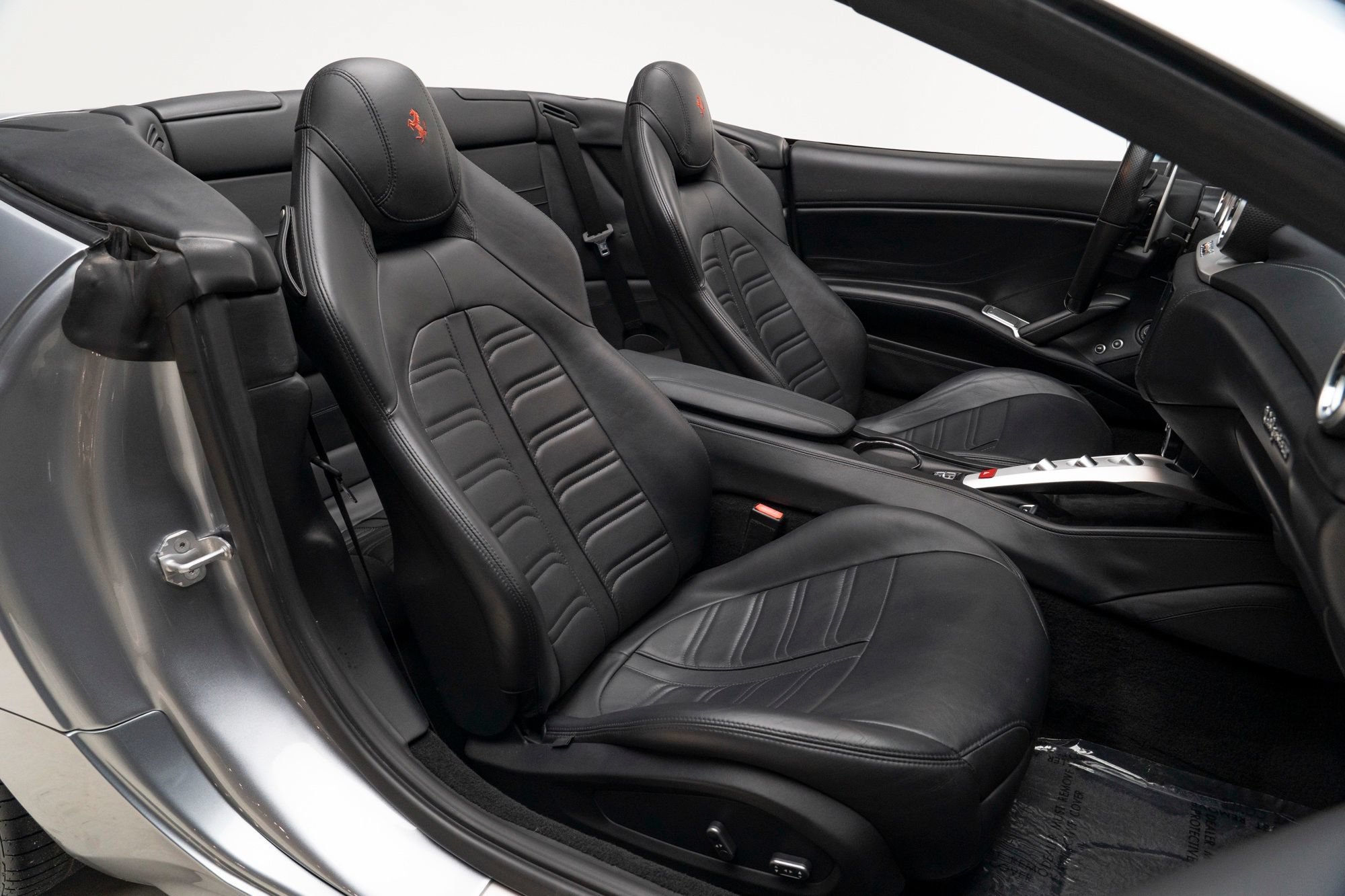 Used 2016 Ferrari California T RWD image 44
