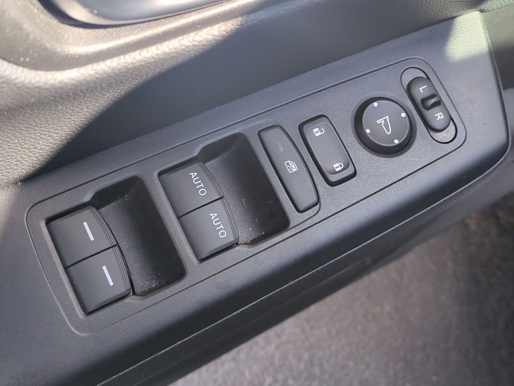 Used 2025 Honda CR-V EX image 13