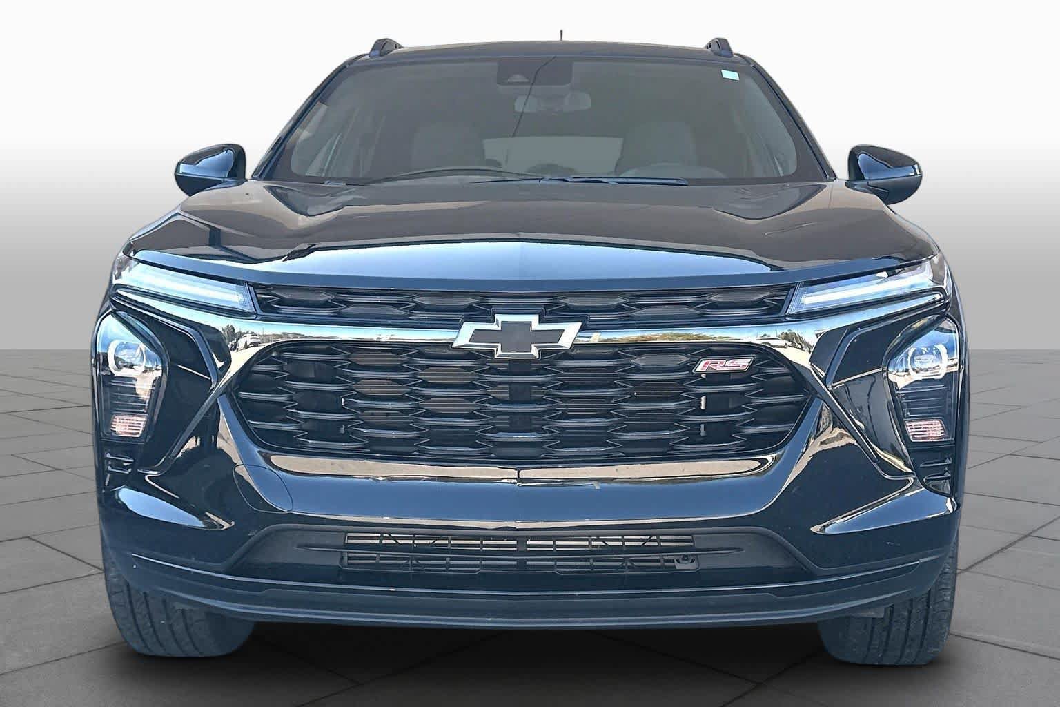 Used 2024 Chevrolet Trax RS w/ Driver Confidence Package FWD image 4