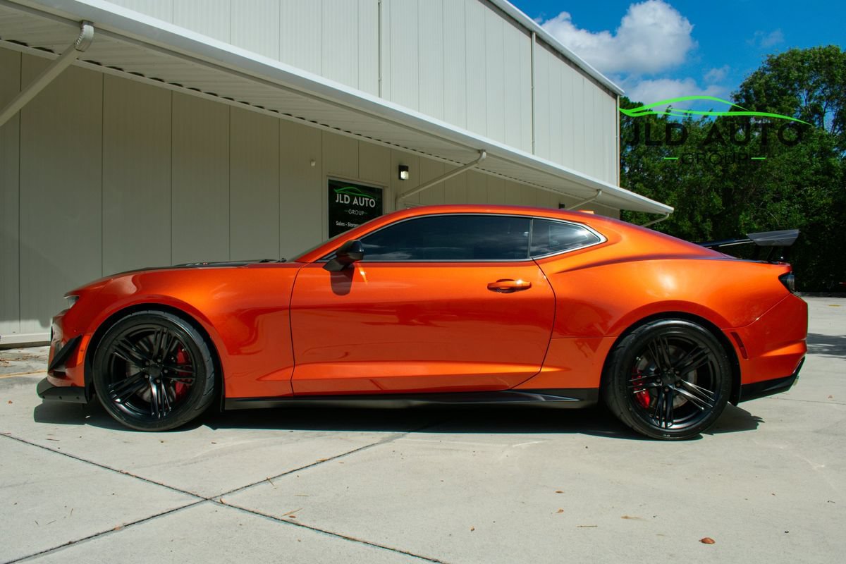 Used 2022 Chevrolet Camaro ZL1 RWD image 3