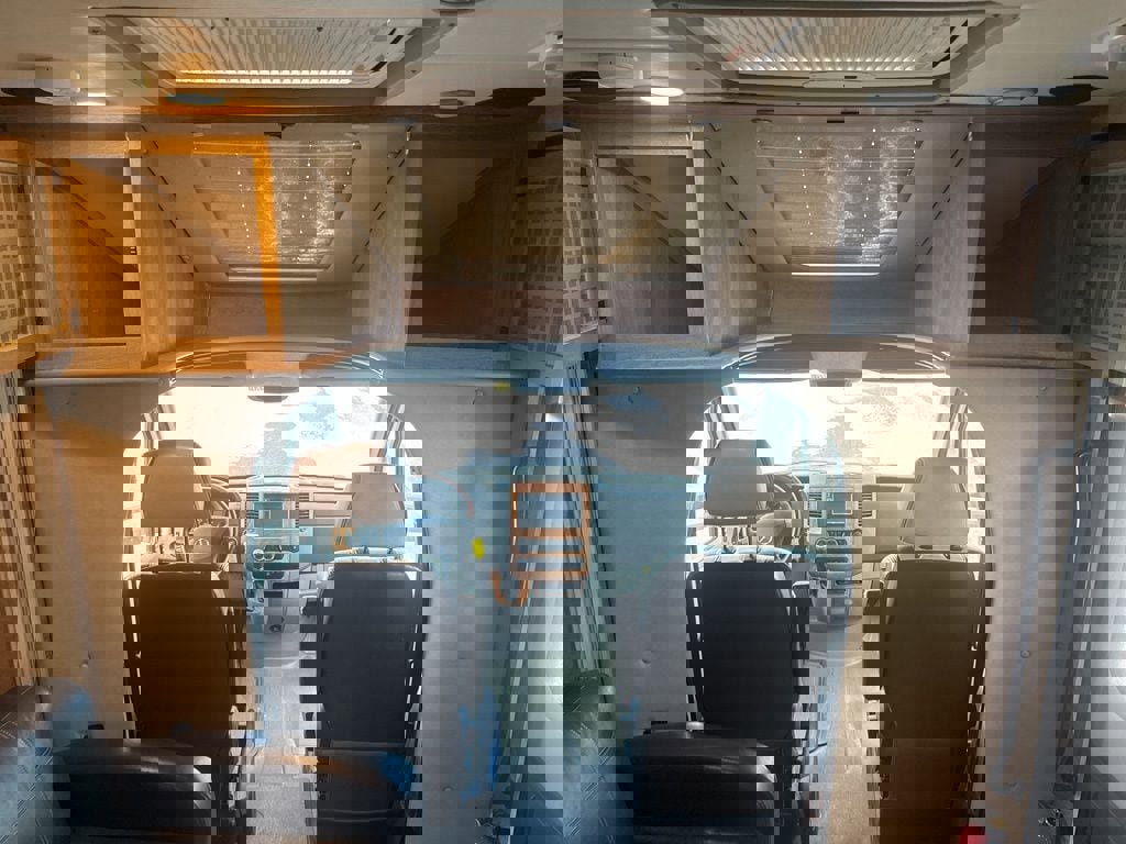 Used 2015 Mercedes-Benz Sprinter 3500 image 40