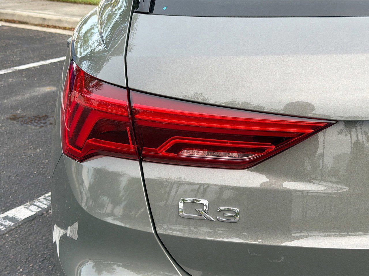 Used 2020 Audi Q3 2.0T Premium w/ Convenience Package AWD/4WD image 11