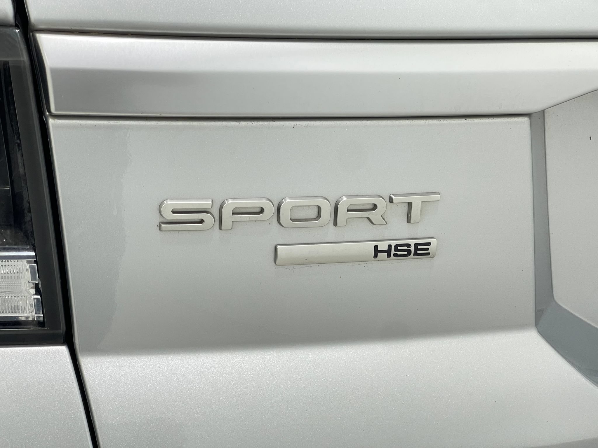 Used 2017 Land Rover Range Rover Sport HSE AWD/4WD image 38