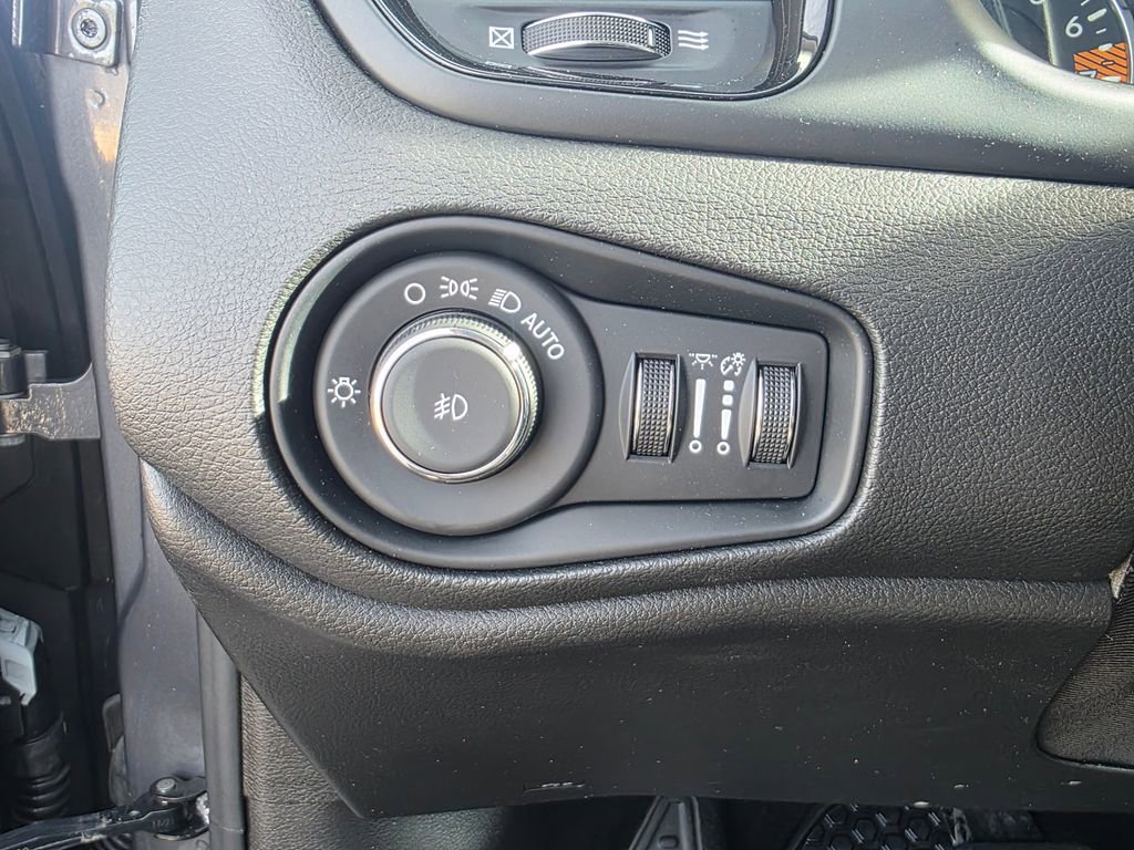 Used 2023 Jeep Renegade Altitude w/ Convenience Group I image 17