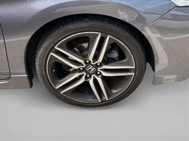 Used 2016 Honda Accord Sport image 7