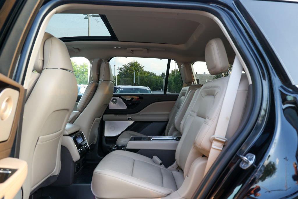 Used 2022 Lincoln Aviator Reserve w/ Equipment Group 201A AWD/4WD image 30