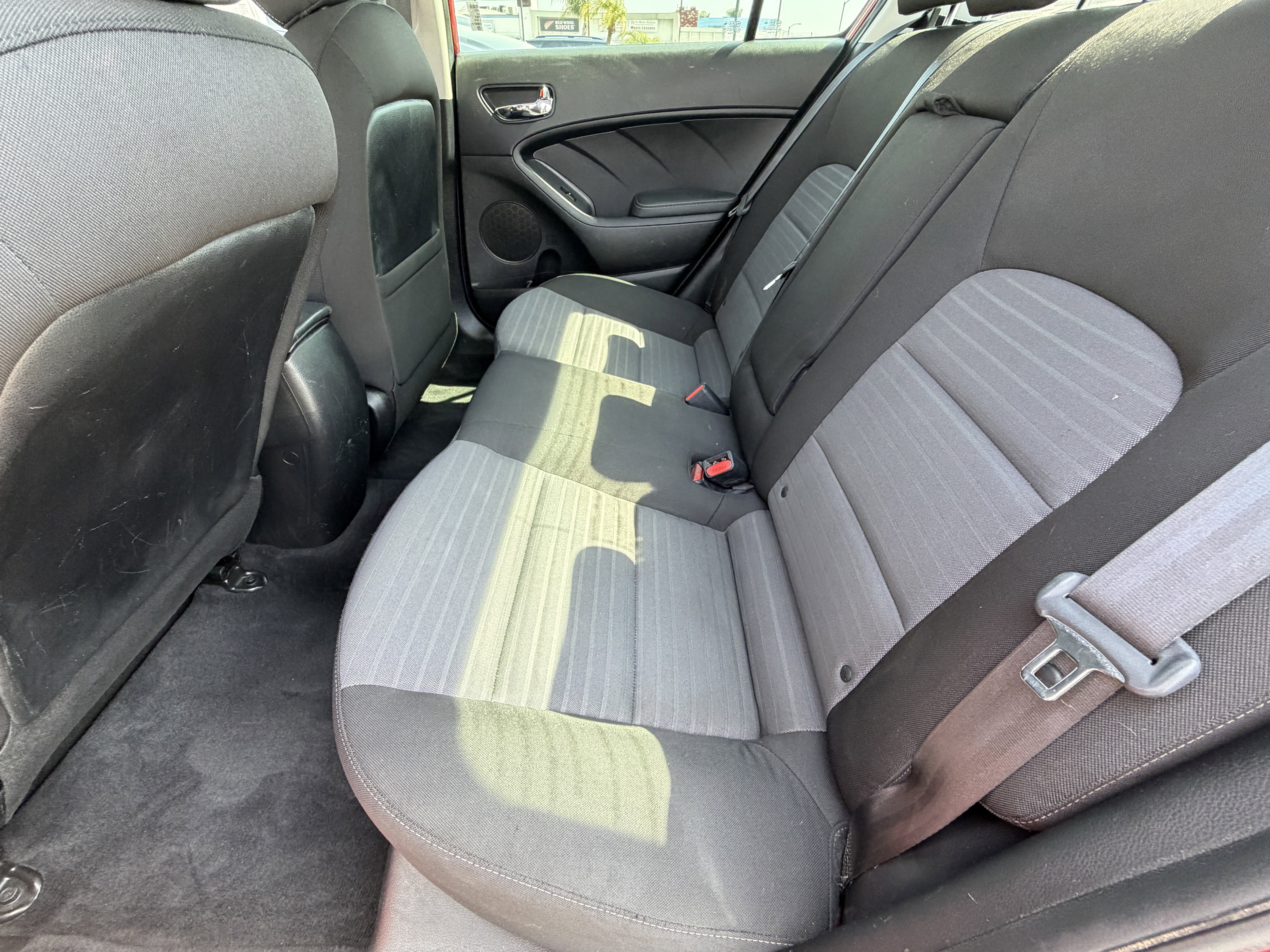 Used 2017 Kia Forte S w/ S Premium Package FWD image 28