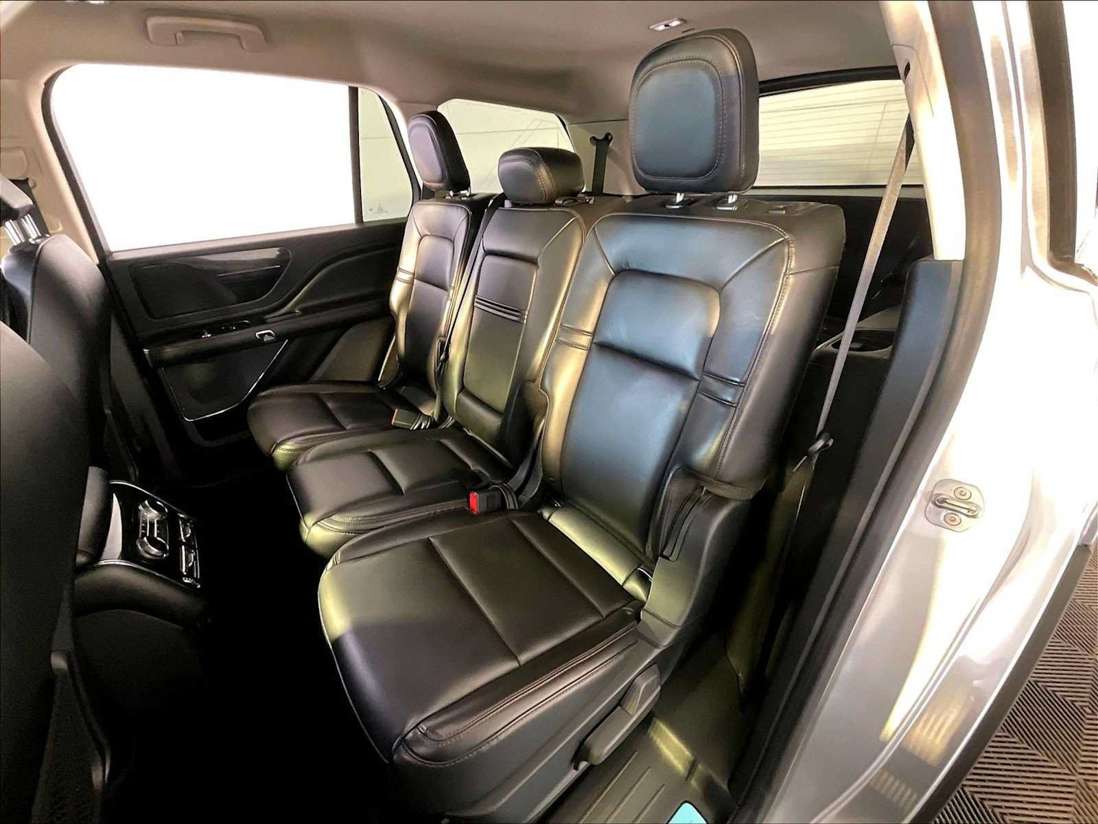 Used 2021 Lincoln Aviator AWD image 24