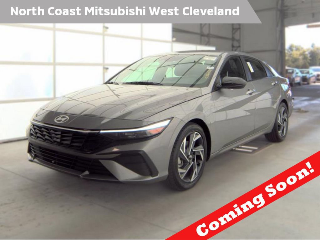Used 2025 Hyundai Elantra Sport FWD image 1