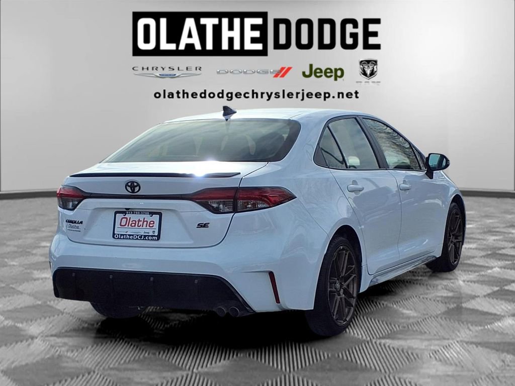 Used 2024 Toyota Corolla SE Nightshade image 27