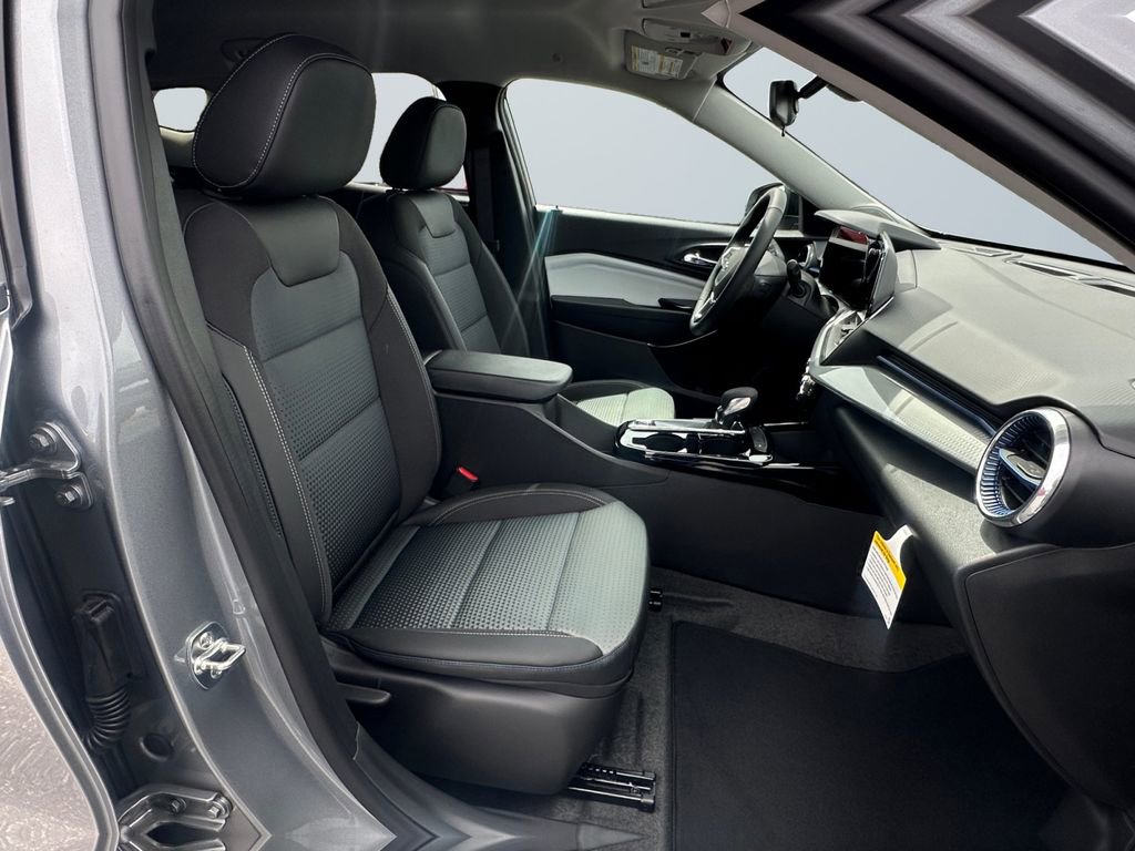 New 2026 Chevrolet Trax LT w/ Midnight Edition FWD image 15