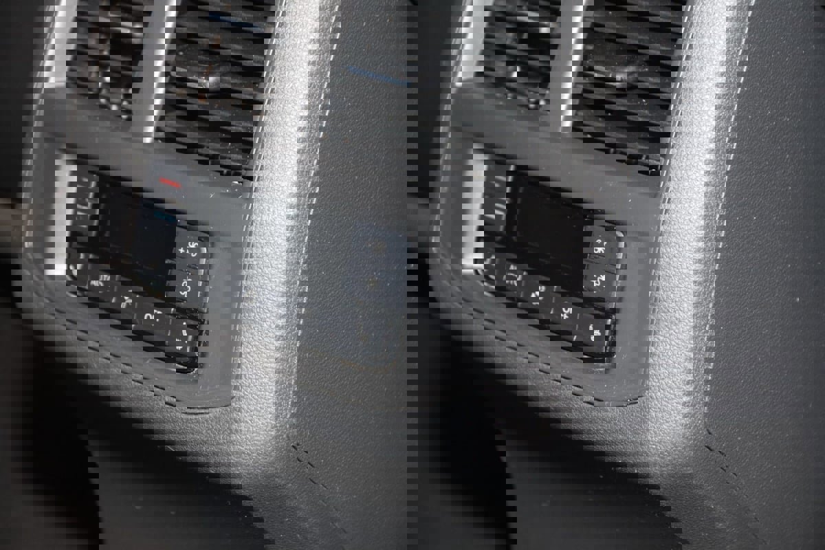 Used 2021 Volkswagen Atlas SEL Premium image 16