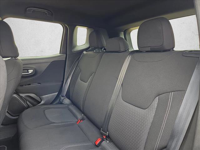 Used 2021 Jeep Renegade Latitude FWD image 17