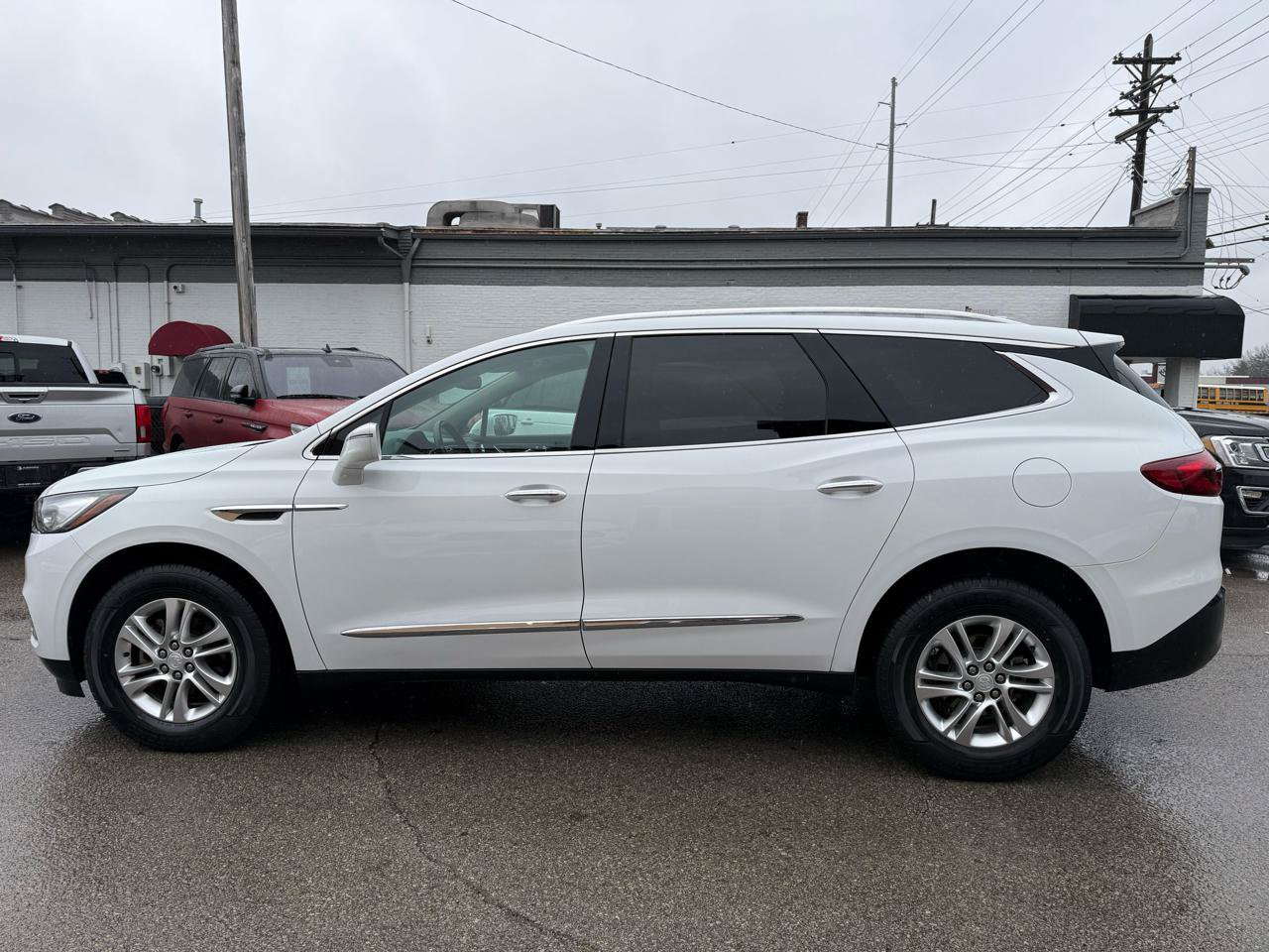 Used 2018 Buick Enclave Essence FWD image 3