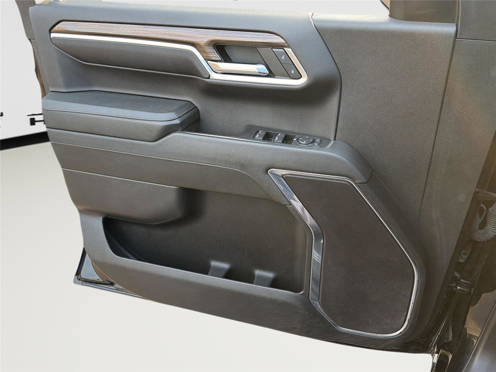 Used 2023 Chevrolet Silverado 1500 RST AWD/4WD image 9