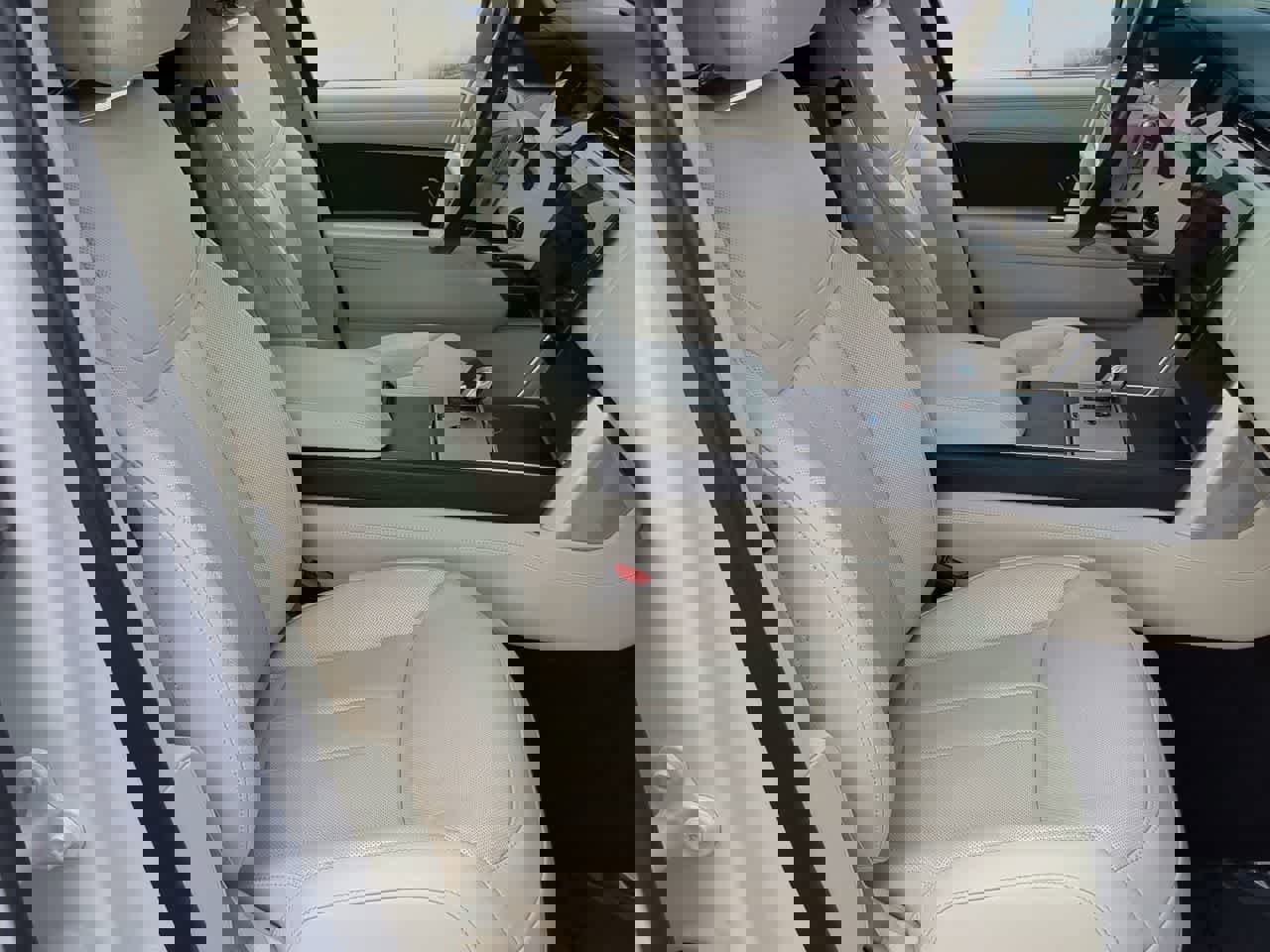 Used 2024 Land Rover Range Rover Autobiography image 23