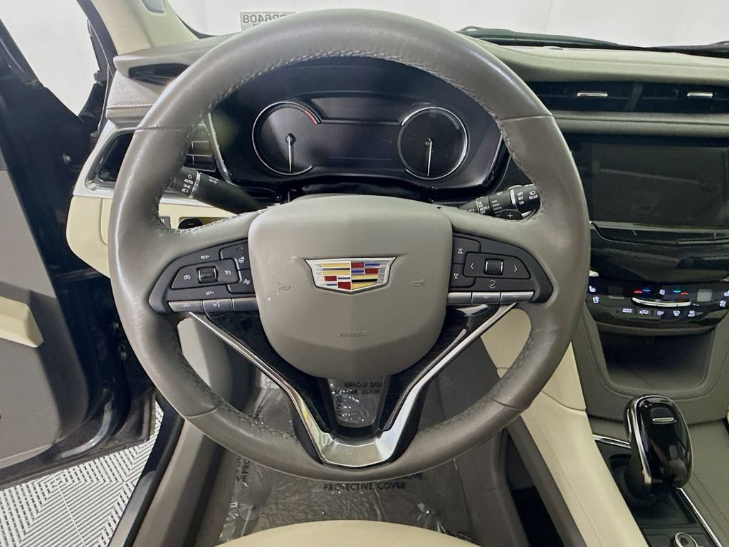 Used 2023 Cadillac XT6 Premium Luxury FWD image 11