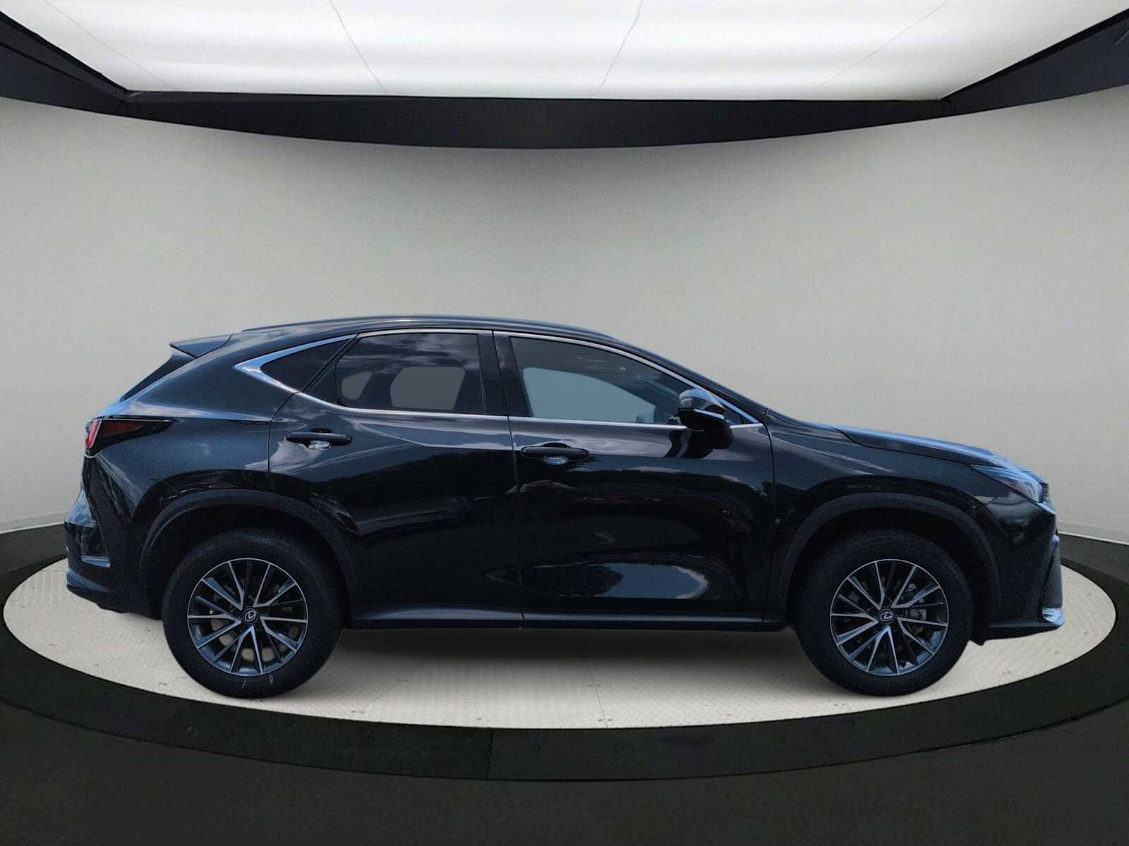 Used 2024 Lexus NX 350h AWD image 9