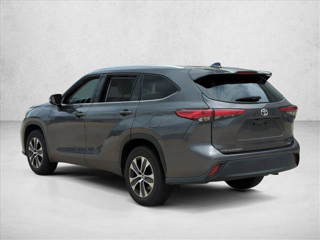 Used 2021 Toyota Highlander XLE FWD image 7