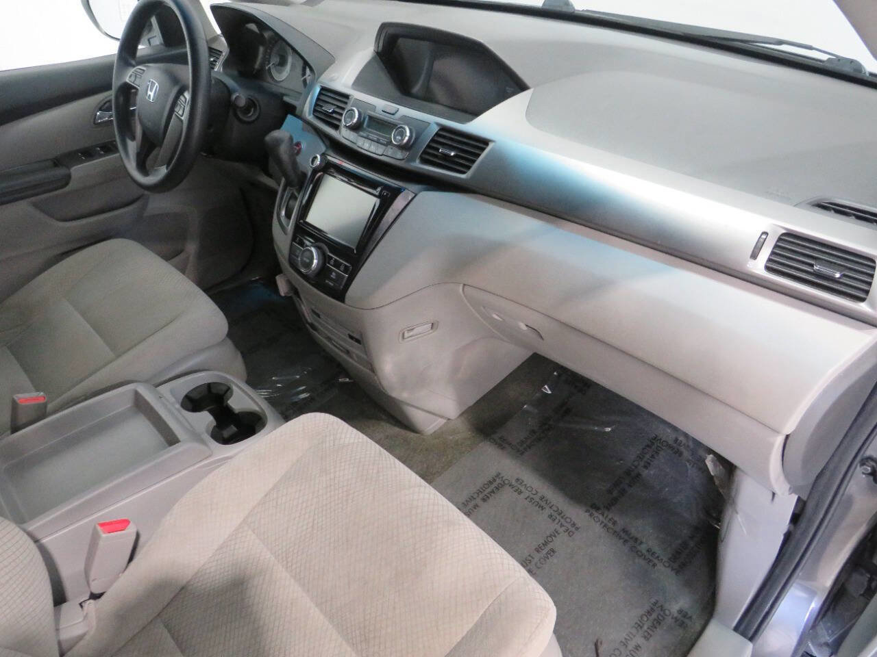 Used 2017 Honda Odyssey SE image 9