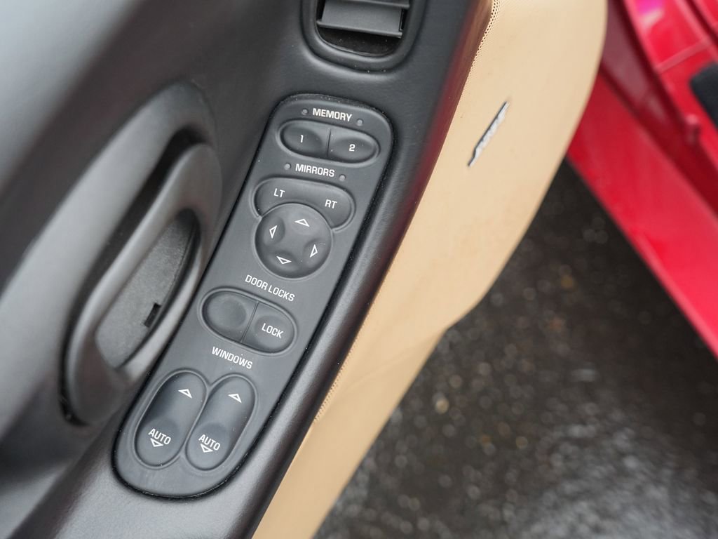 Used 2002 Chevrolet Corvette Convertible w/ Preferred Equipment Group2 image 17