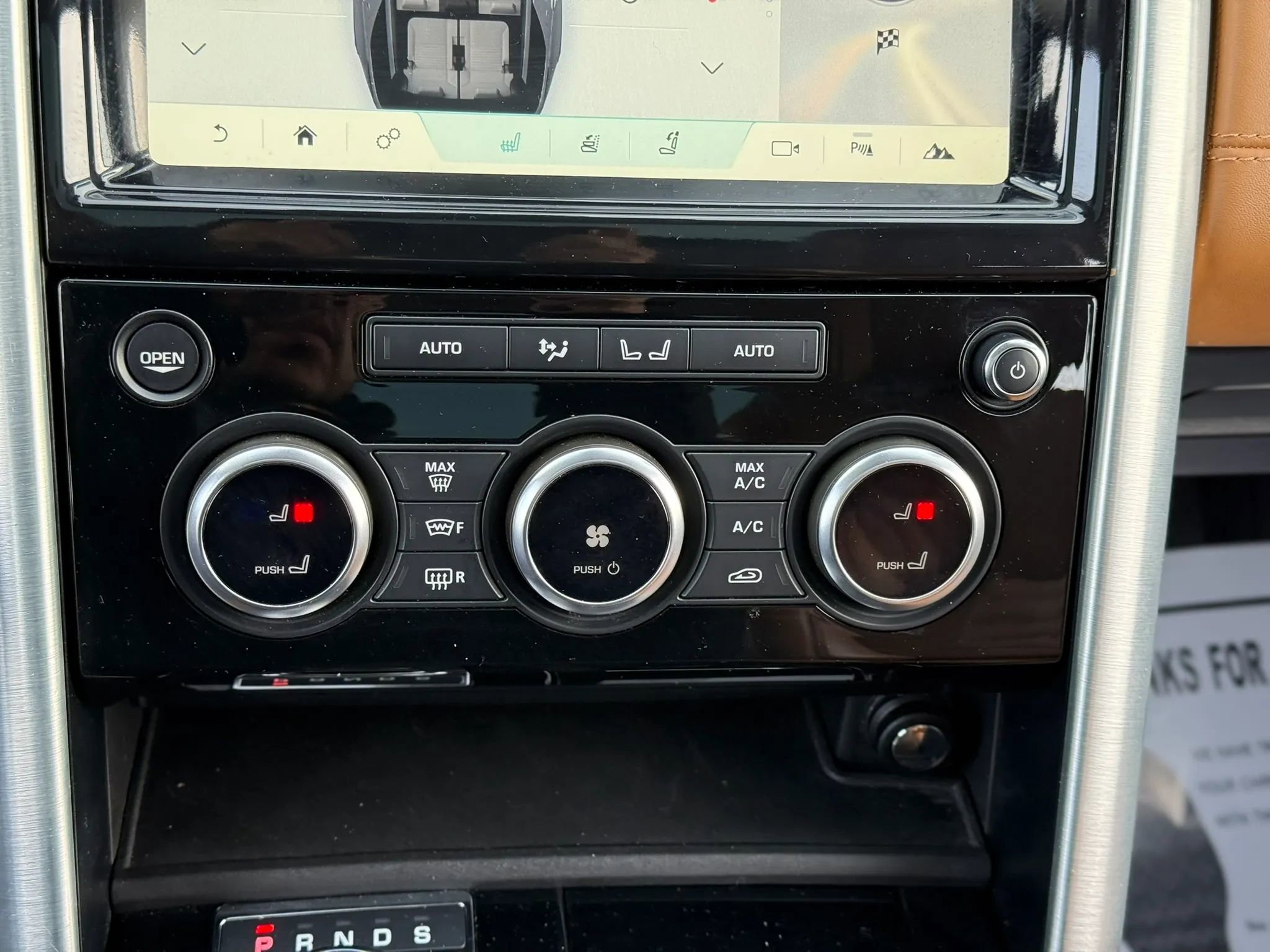 Used 2018 Land Rover Discovery HSE Luxury image 25