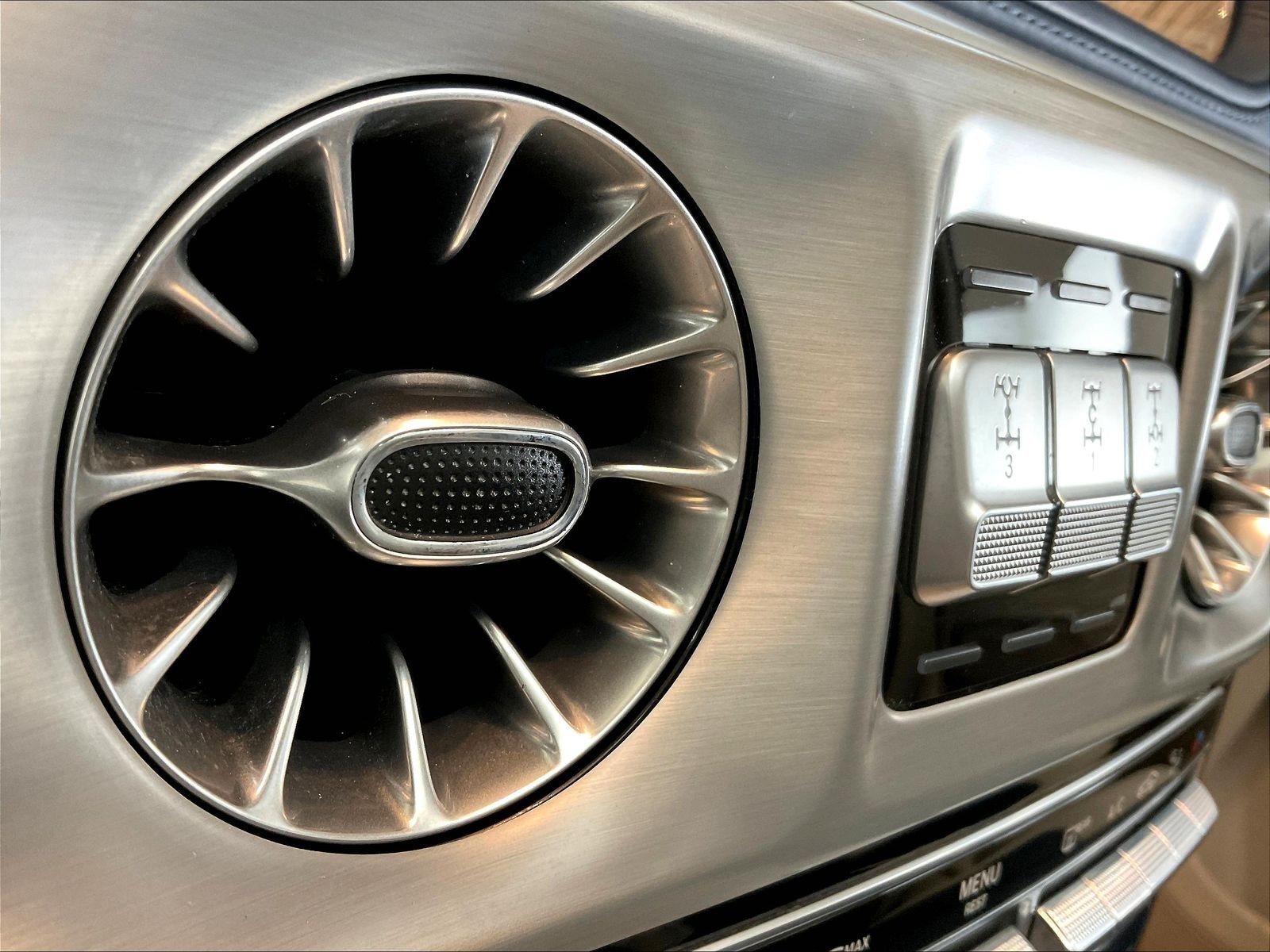 Used 2020 Mercedes-Benz G 550 image 39
