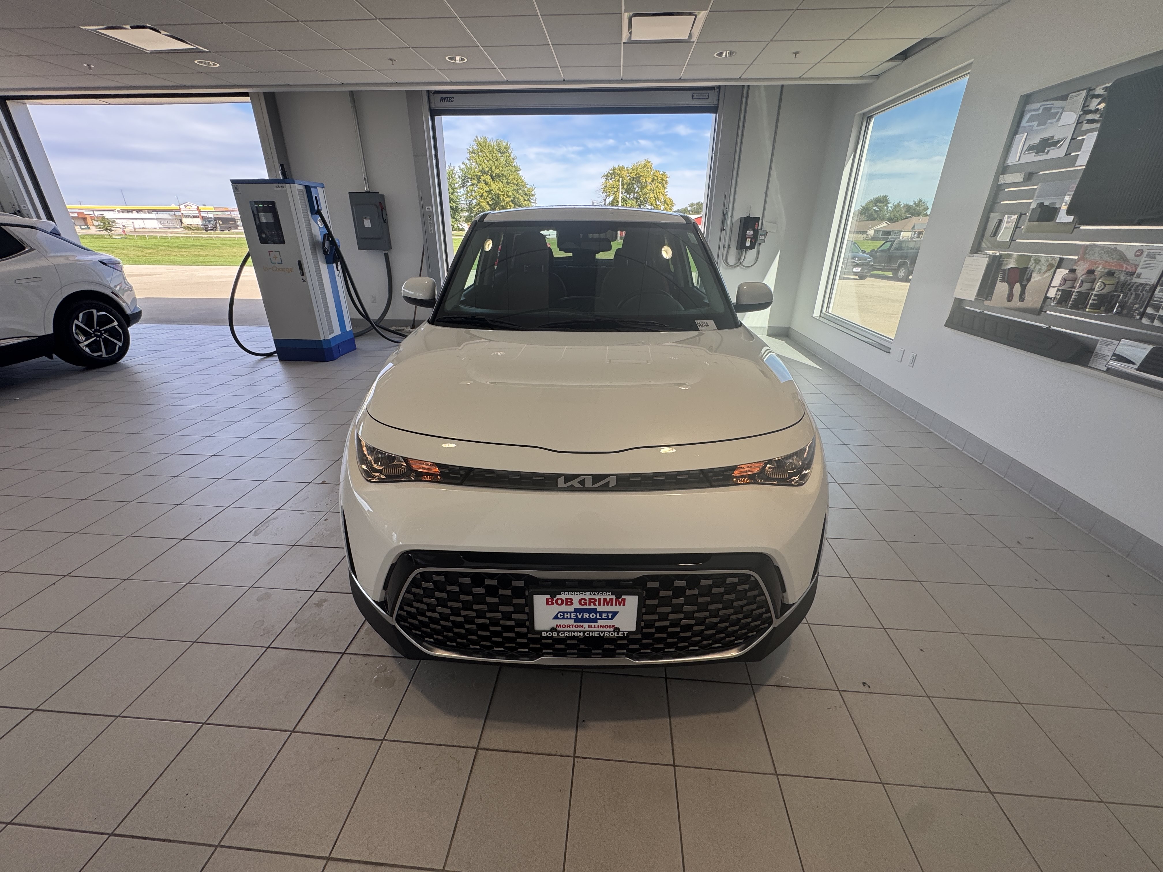 Used 2024 Kia Soul EX w/ Option Group 015 FWD image 5