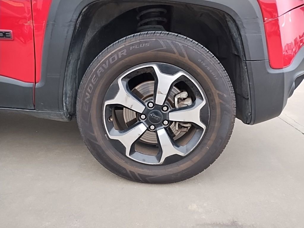 Used 2019 Jeep Renegade Trailhawk w/ UConnect 8.4 Nav Group image 17