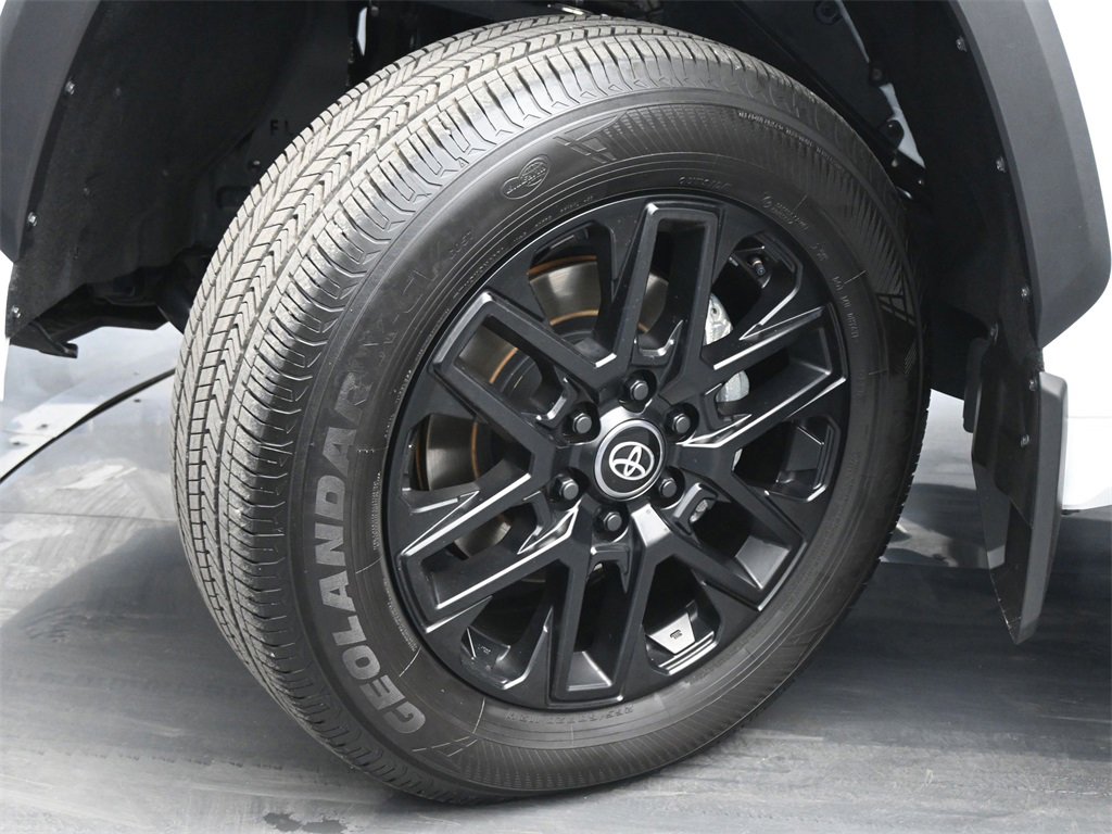 Used 2025 Toyota Tundra Limited image 24