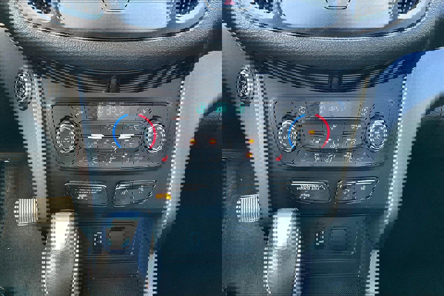 Used 2019 Ford Escape SEL image 15